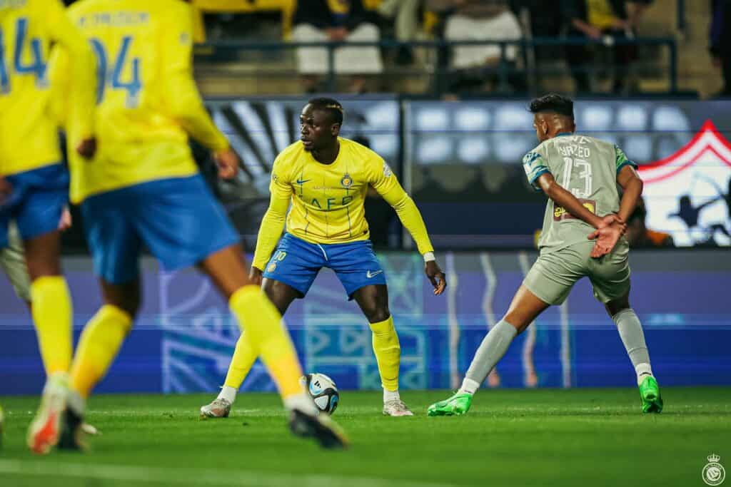Saudi Pro League : Dans un match fou, Al-Nassr tenu en échec par Al Hazem malgré un but de Sadio Mané - wiwsport