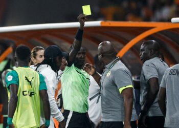CAN 2023 : La CAF sanctionne les arbitres du match controversé entre la Côte d'Ivoire et le Sénégal - wiwsport