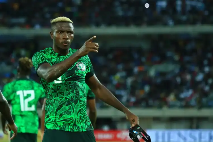 CAN 2023 - Nigéria : Victor Oshimen n'a pas effectué le déplacement avec son équipe à Bouaké - wiwsport CAN 2023 - Nigéria : Victor Oshimen n'a pas effectué le déplacement avec son équipe à Bouaké - wiwsport