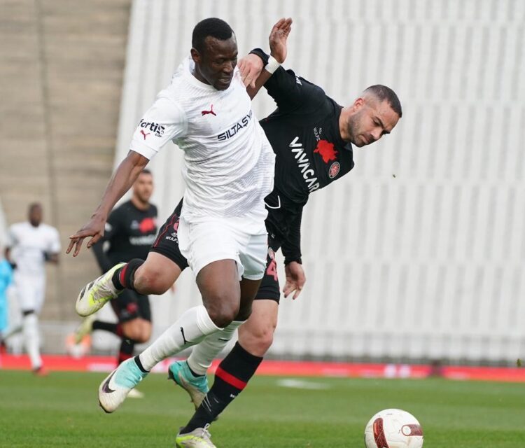 Süper Lig : Karagümrük met fin à la série de matchs sans perdre de Pendikspor de Mame Baba Thiam - wiwsport Süper Lig : Karagümrük met fin à la série de matchs sans perdre de Pendikspor de Mame Baba Thiam - wiwsport