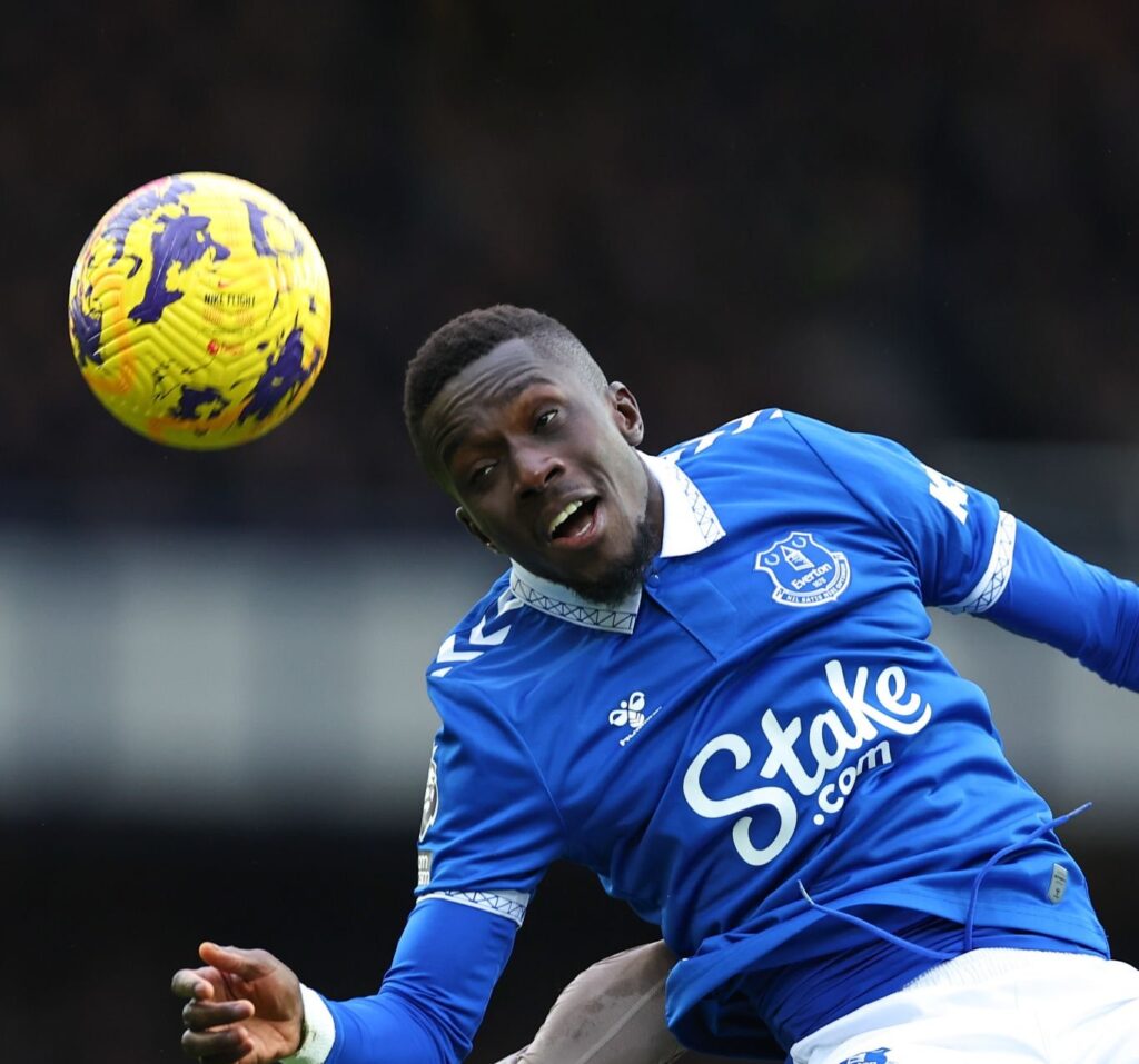 Premier League : Idrissa Gueye (Everton) titulaire face à Manchester City - wiwsport Premier League : Idrissa Gueye (Everton) titulaire face à Manchester City - wiwsport