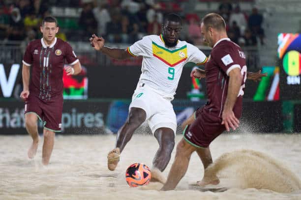 Mondial Beach Soccer 2024 : Les Lions coulent et ratent leur entrée face à la Biélorussie (4-6) - wiwsport Mondial Beach Soccer 2024 : Les Lions coulent et ratent leur entrée face à la Biélorussie (4-6) - wiwsport