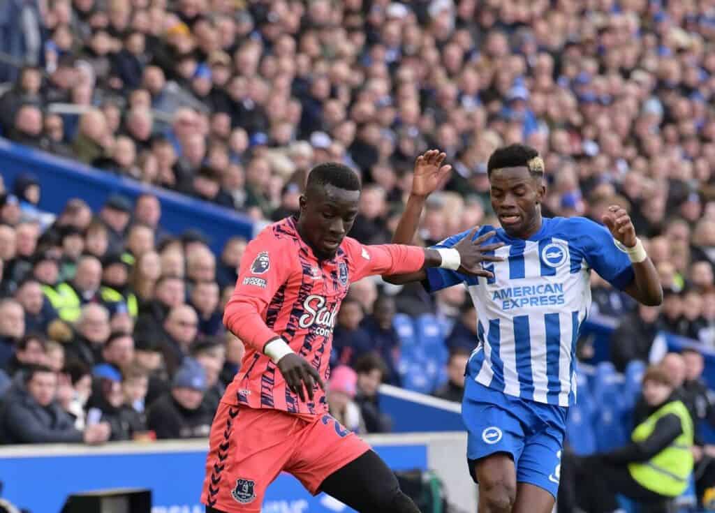 Premier League : Everton perd Idrissa Gueye sur blessure et laisse filer la victoire contre Brighton - wiwsport Premier League : Everton perd Idrissa Gueye sur blessure et laisse filer la victoire contre Brighton - wiwsport