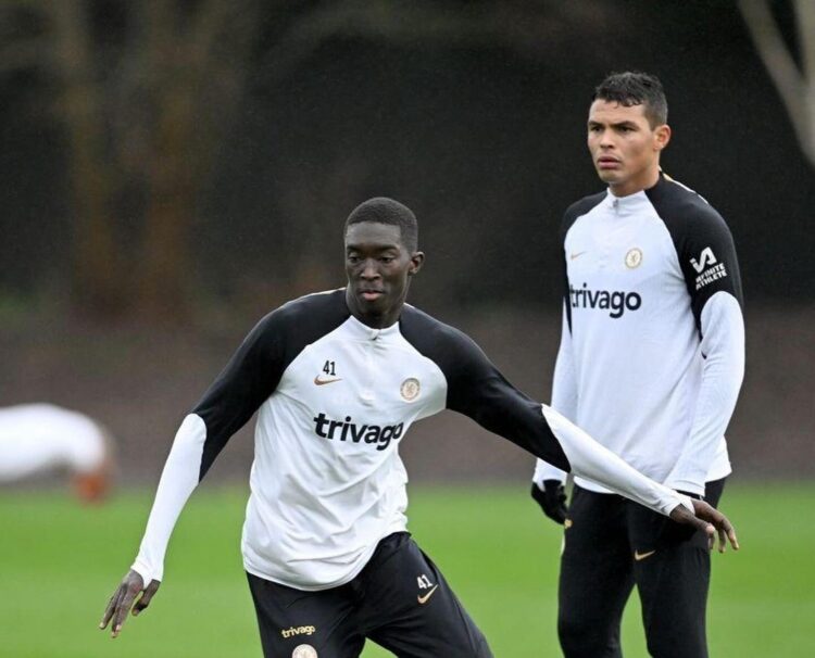 Chelsea : Pape Daouda Diongue s'entraîne avec les pros - wiwsport