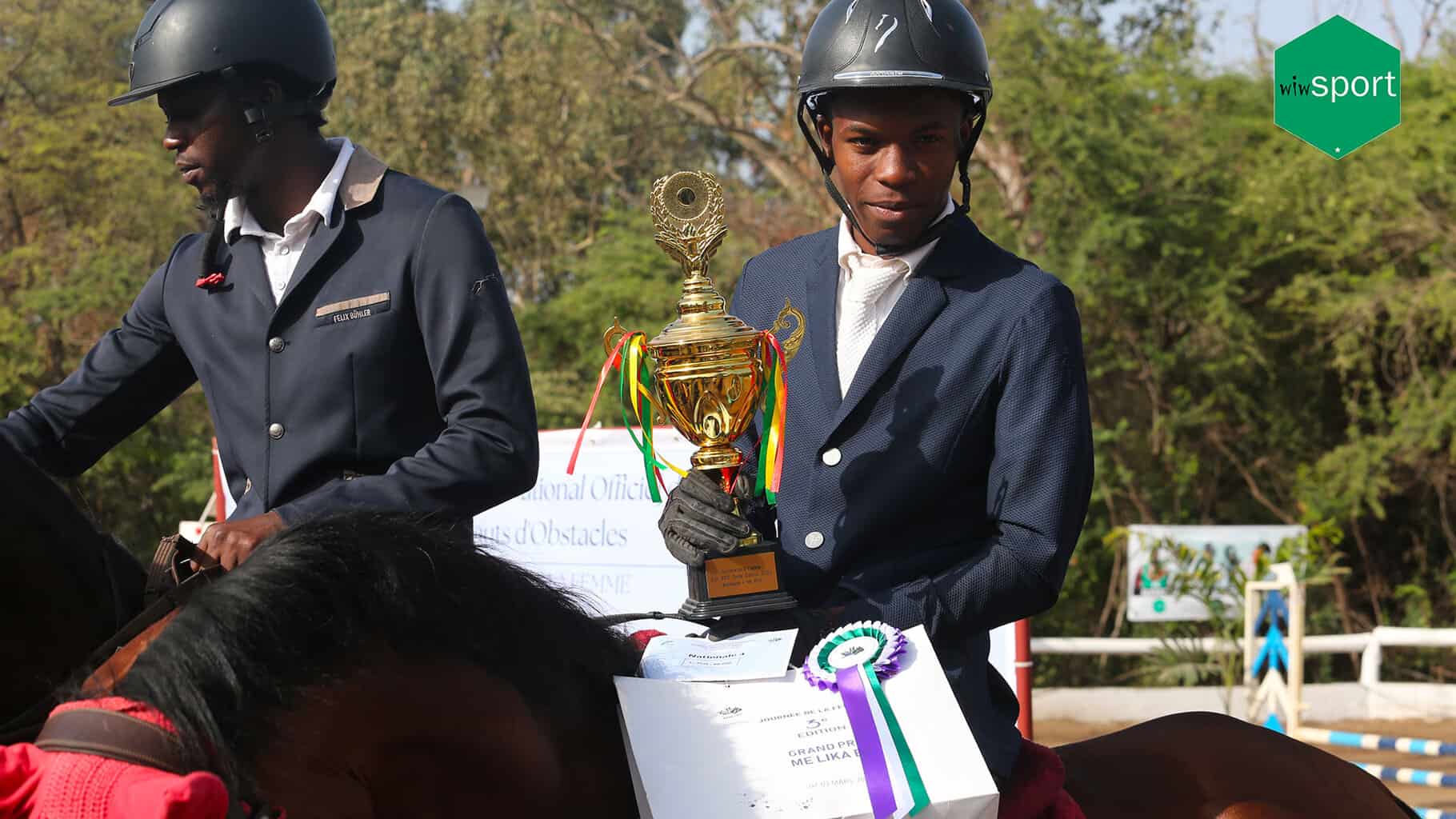Équestres : Mouhamed Gassama vainqueur du prix National 4 : "Je remercie la propriétaire qui m'a donné son cheval" - wiwsport Équestres : Mouhamed Gassama vainqueur du prix National 4 : "Je remercie la propriétaire qui m'a donné son cheval" - wiwsport