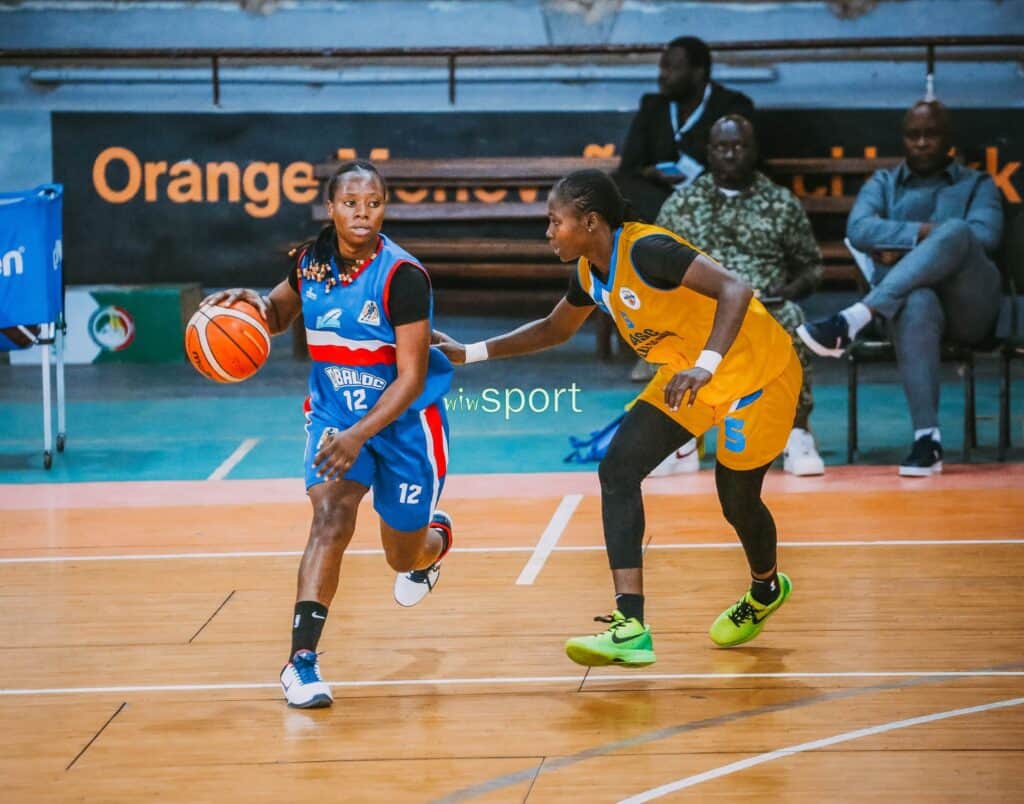 N1 Féminin - J8 : L'ASCVD remporte une large victoire contre DBALOC (65-23) et continue sa série de succès - wiwsport N1 Féminin - J8 : L'ASCVD remporte une large victoire contre DBALOC (65-23) et continue sa série de succès - wiwsport