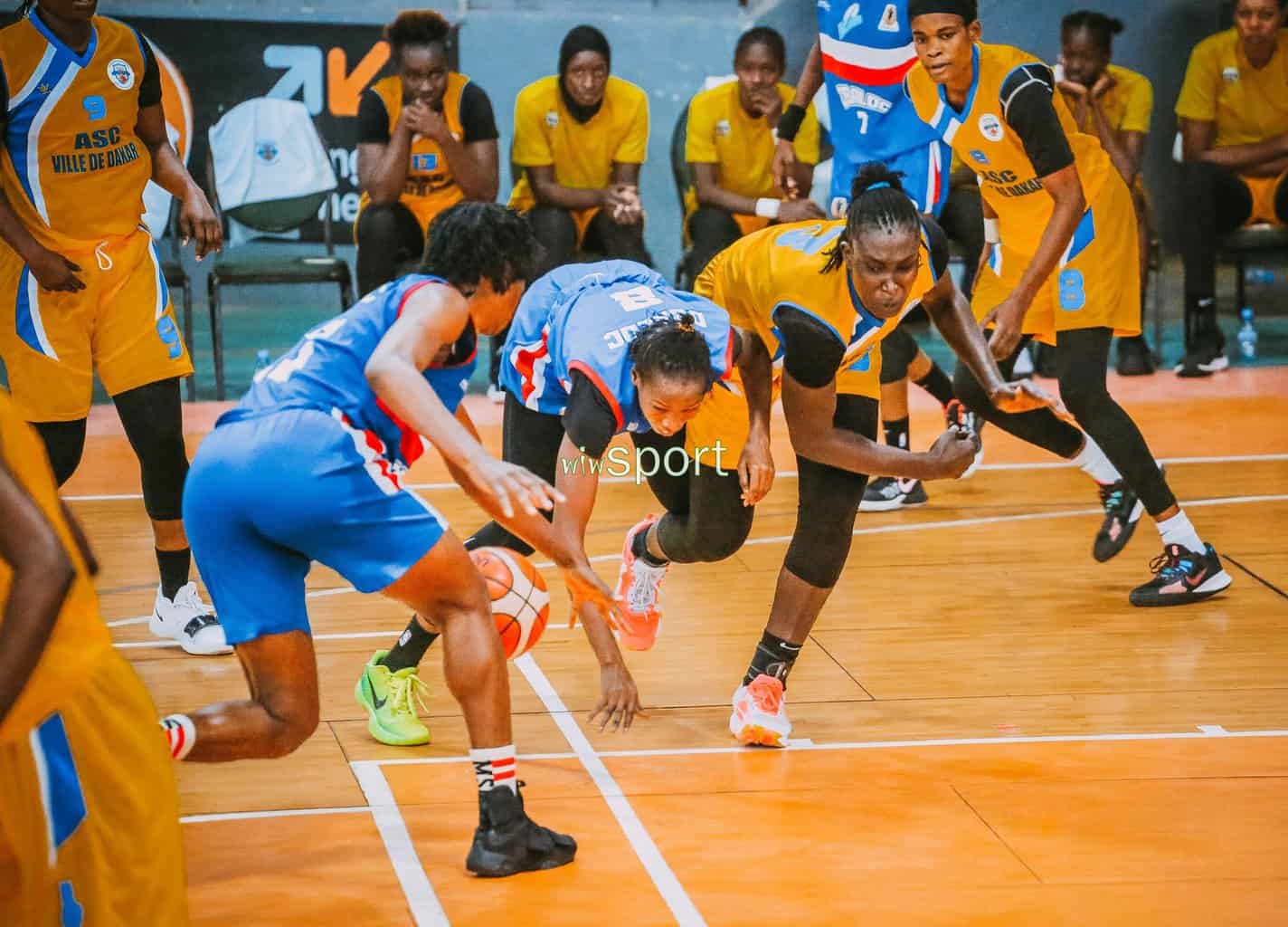 Tout en images : L'ASCVD bat sévèrement DBALOC (65-23) et continue sa belle série. - wiwsport Tout en images : L'ASCVD bat sévèrement DBALOC (65-23) et continue sa belle série. - wiwsport