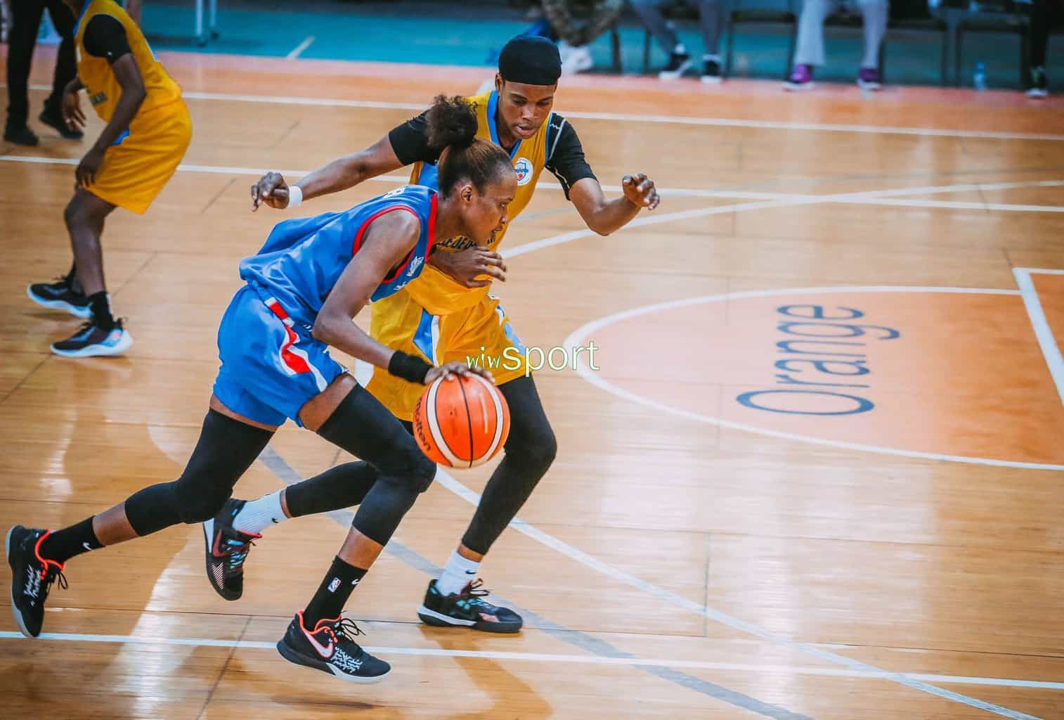 Tout en images : L'ASCVD bat sévèrement DBALOC (65-23) et continue sa belle série. - wiwsport Tout en images : L'ASCVD bat sévèrement DBALOC (65-23) et continue sa belle série. - wiwsport