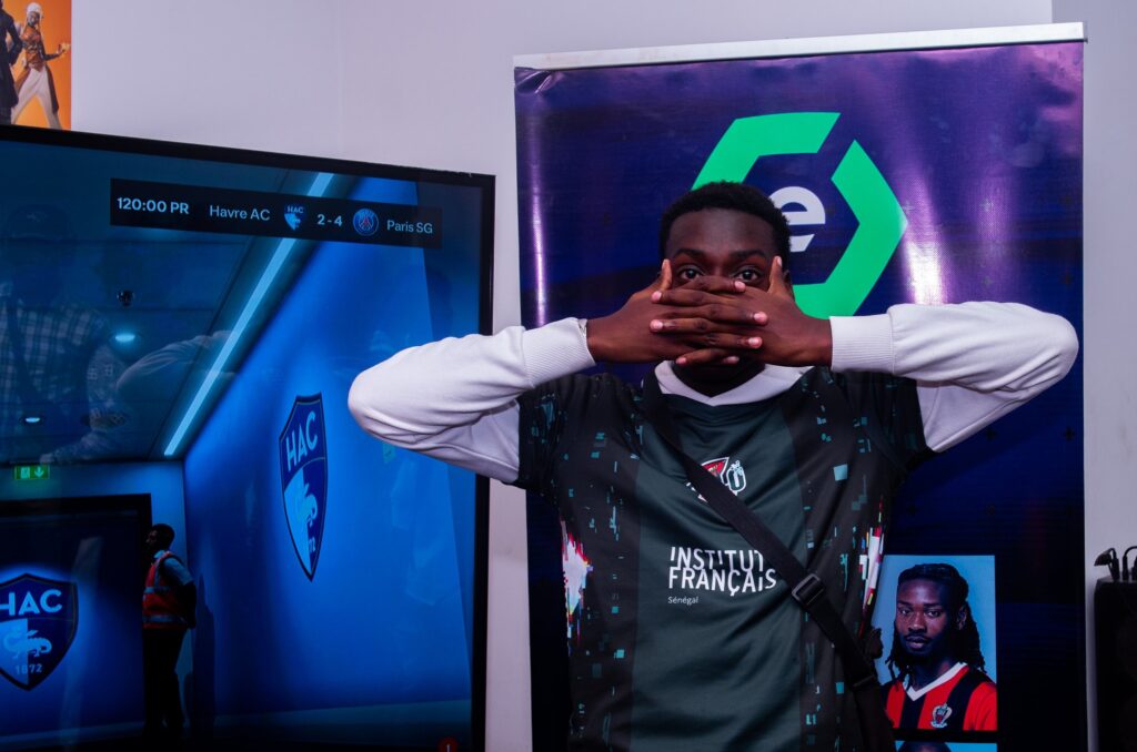 4e édition E-Ligue 1 Tour : Mouhamed Thiam alias Dexx Junior encore sacré champion du Sénégal - wiwsport 4e édition E-Ligue 1 Tour : Mouhamed Thiam alias Dexx Junior encore sacré champion du Sénégal - wiwsport