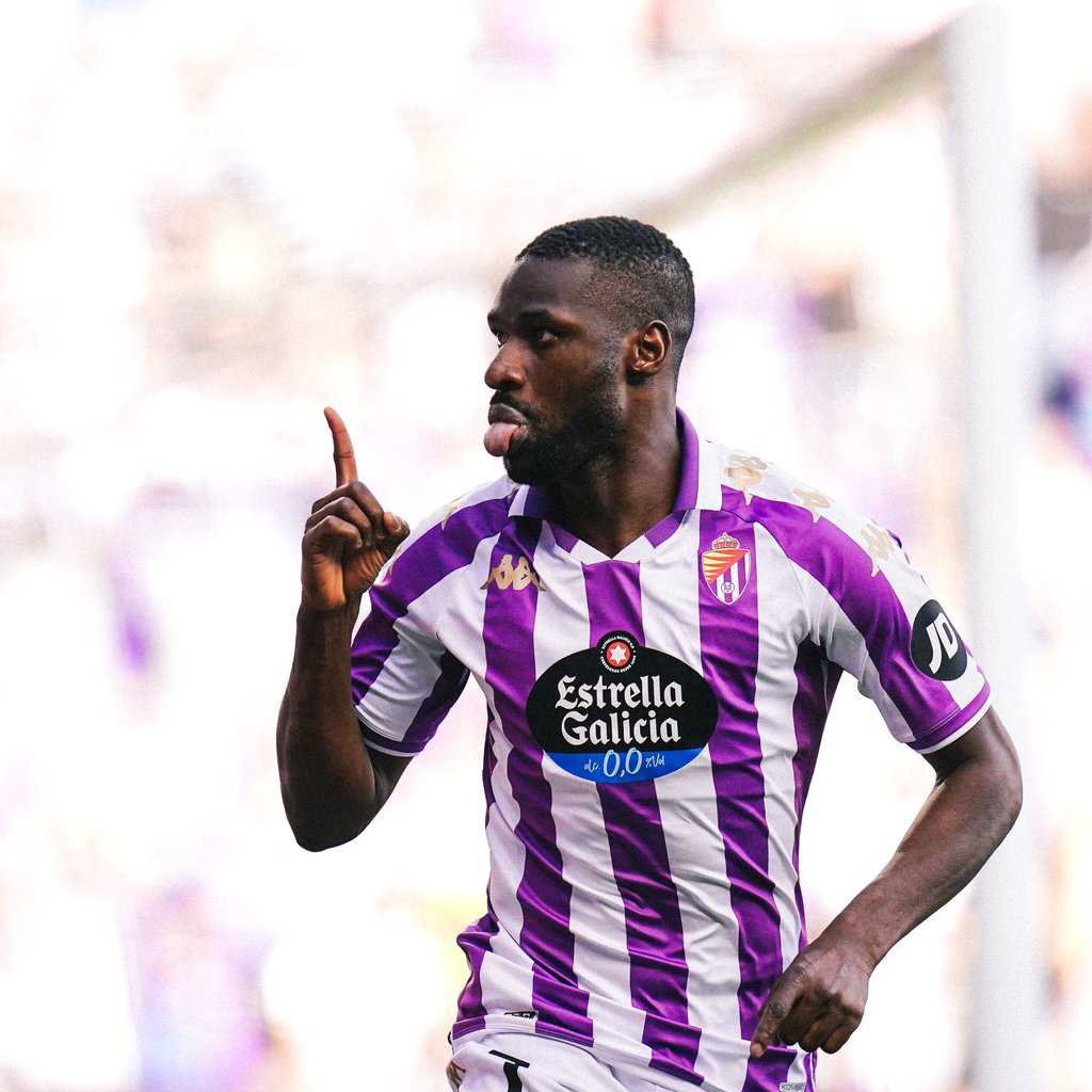 LaLiga 2 : Le Real Valladolid renverse Eibar avec un but fantastique de Mamadou Sylla - wiwsport LaLiga 2 : Le Real Valladolid renverse Eibar avec un but fantastique de Mamadou Sylla - wiwsport