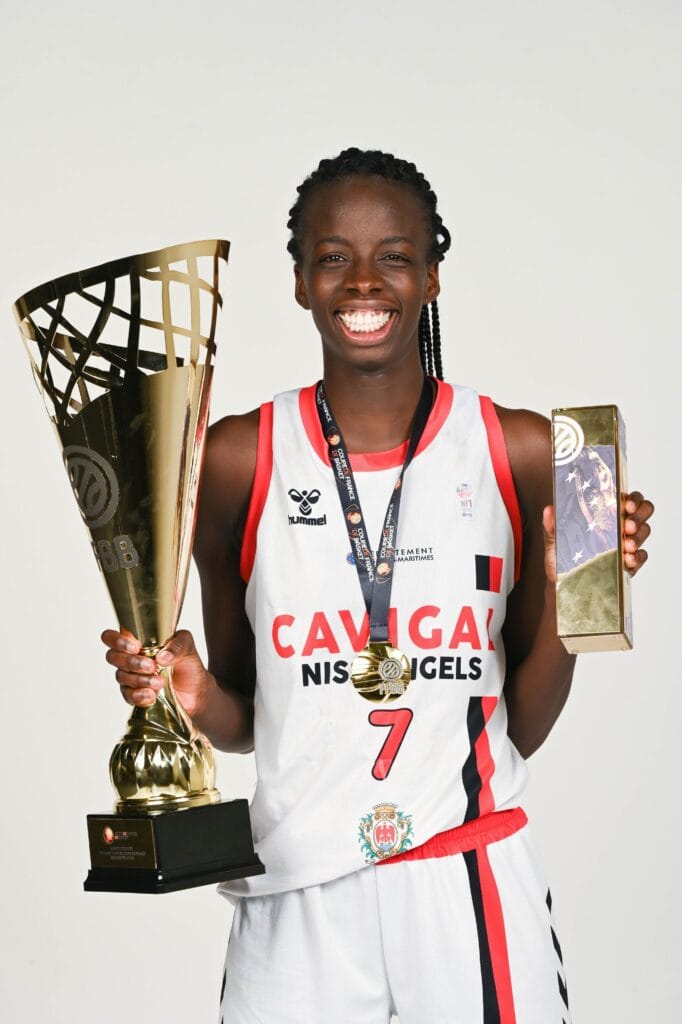 LF2 – France : Léna Timéra (Ailiére Cavigal Nice) : "J'aimerais bien porter les couleurs de l'équipe nationale du Sénégal au moins une fois" - wiwsport LF2 – France : Léna Timéra (Ailiére Cavigal Nice) : "J'aimerais bien porter les couleurs de l'équipe nationale du Sénégal au moins une fois" - wiwsport