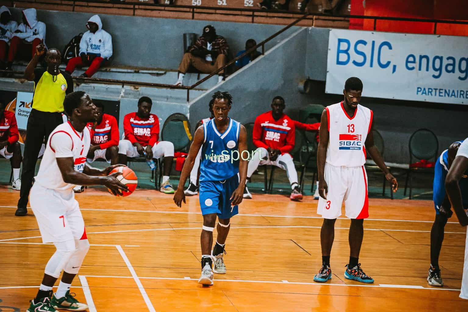 Le SIBAC remporte l'UGB (77-67) et entame la seconde phase sur une note positive, le tout illustré en images - wiwsport