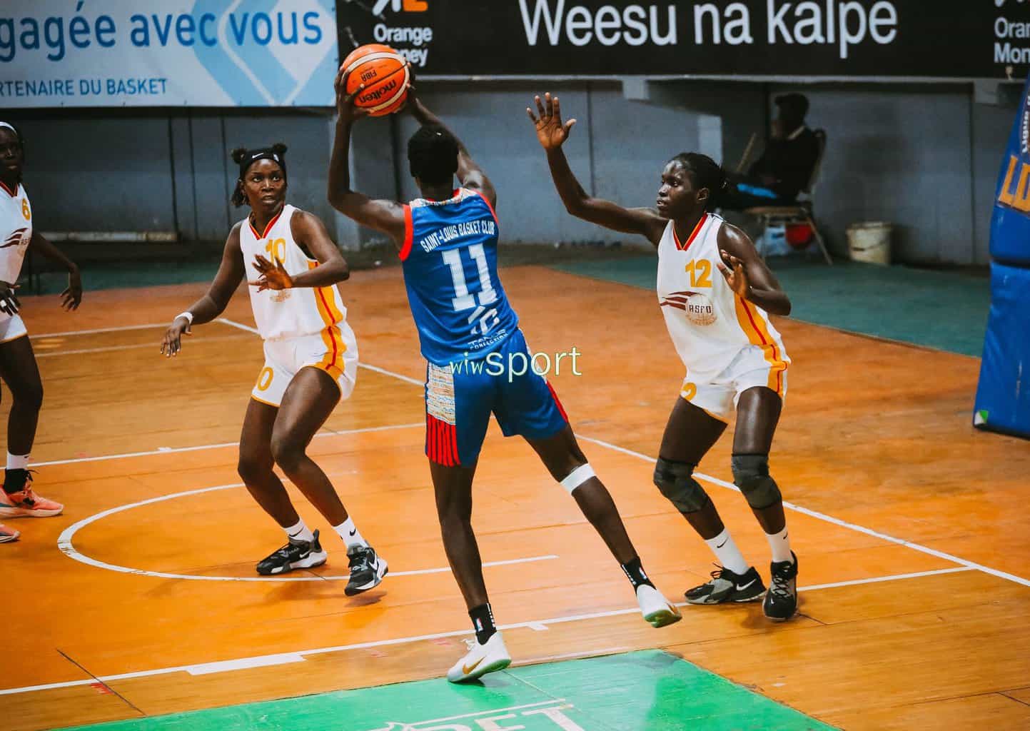 Le SLBC domine logiquement l'ASFO (48-41) et entame bien la seconde phase, le tout en images - wiwsport Le SLBC domine logiquement l'ASFO (48-41) et entame bien la seconde phase, le tout en images - wiwsport