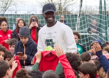 Bourges Foot 18 : Le très bel accueil réservé à la nouvelle star de Bourges, Sadio Mané - wiwsport