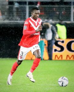 Interview avec Souleymane Basse, défenseur Valenciennes et champion d’Afrique U20 avec le Sénégal : « Évoluer en Ligue 2 m’a permis de grandir dans tous les domaines » - wiwsport