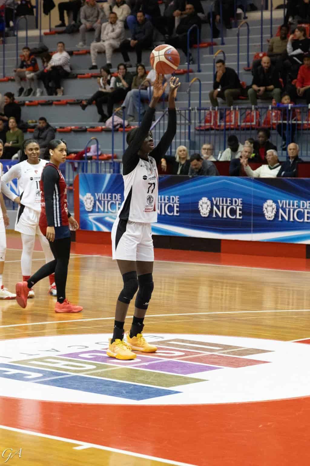 LF2 – France : Léna Timéra (Ailiére Cavigal Nice) : "J'aimerais bien porter les couleurs de l'équipe nationale du Sénégal au moins une fois" - wiwsport LF2 – France : Léna Timéra (Ailiére Cavigal Nice) : "J'aimerais bien porter les couleurs de l'équipe nationale du Sénégal au moins une fois" - wiwsport