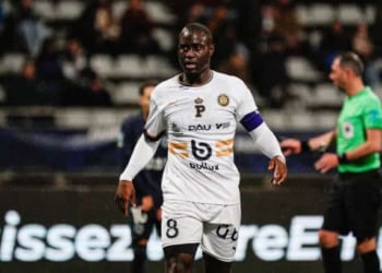 Ligue 2 : Pau retrouve la victoire contre Concarneau avec un but d'Henri Saivet - wiwsport