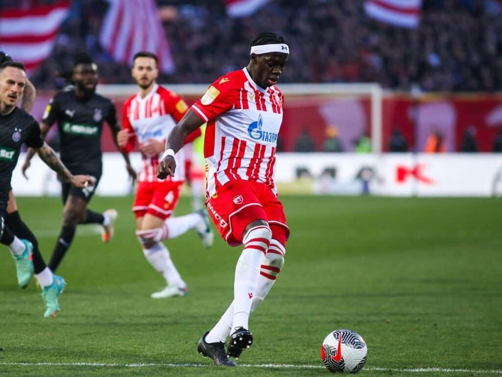 D1 Serbie : L'Etoile Rouge corrige le FK Radnički 1923 avec un doublé de Chérif Ndiaye, et creuse l'écart en tête du classement - wiwsport D1 Serbie : L'Etoile Rouge corrige le FK Radnički 1923 avec un doublé de Chérif Ndiaye, et creuse l'écart en tête du classement - wiwsport