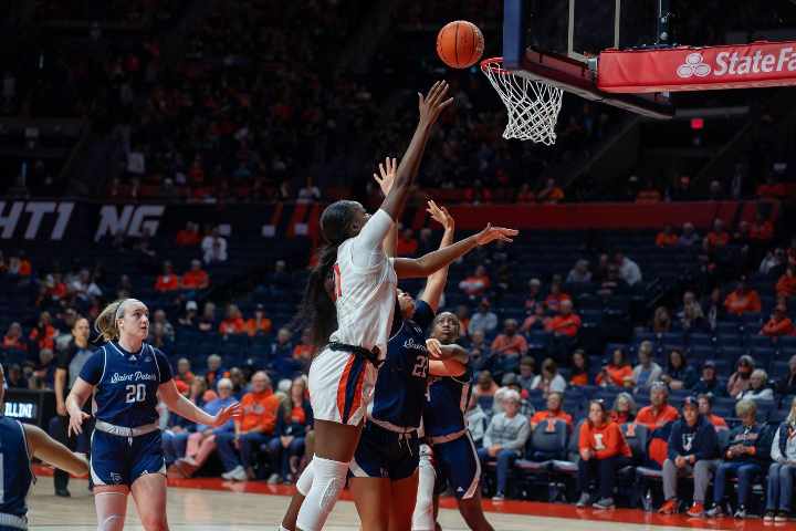 Big Ten Conférence - Aïcha Ndour, pivot de l'équipe d'Illinois : "J'aspire à changer d'équipe pour continuer ma brillante carrière" - wiwsport