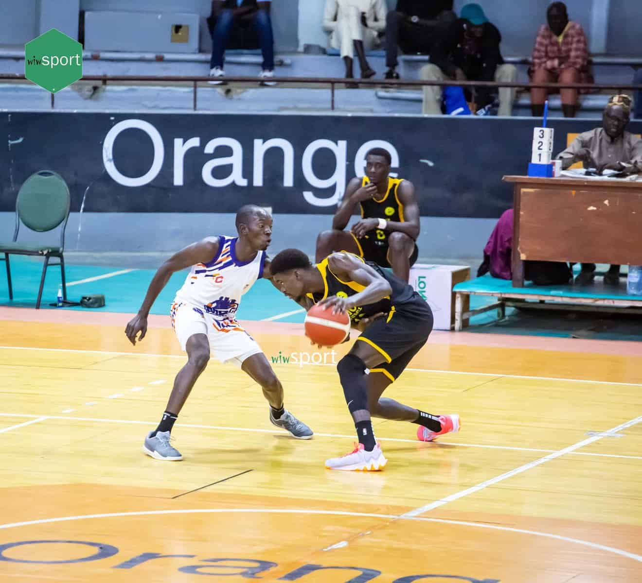 Tout en images : DUC domine Mermoz BC (61-45) et renforce sa position de leader du groupe B avec une victoire pleine d'actions - wiwsport Tout en images : DUC domine Mermoz BC (61-45) et renforce sa position de leader du groupe B avec une victoire pleine d'actions - wiwsport