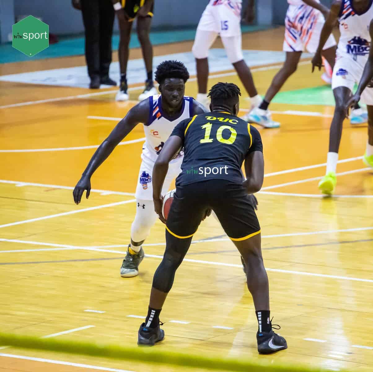 Tout en images : DUC domine Mermoz BC (61-45) et renforce sa position de leader du groupe B avec une victoire pleine d'actions - wiwsport Tout en images : DUC domine Mermoz BC (61-45) et renforce sa position de leader du groupe B avec une victoire pleine d'actions - wiwsport