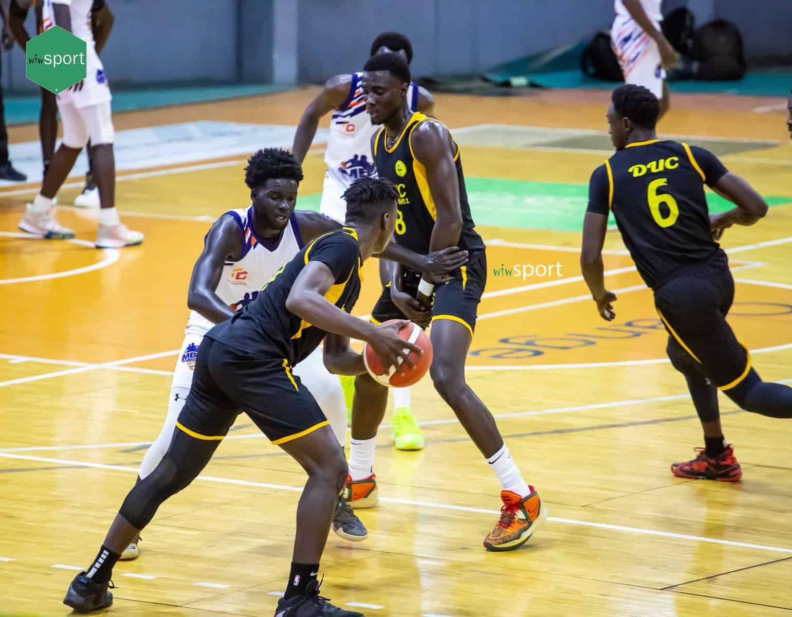 Tout en images : DUC domine Mermoz BC (61-45) et renforce sa position de leader du groupe B avec une victoire pleine d'actions - wiwsport Tout en images : DUC domine Mermoz BC (61-45) et renforce sa position de leader du groupe B avec une victoire pleine d'actions - wiwsport