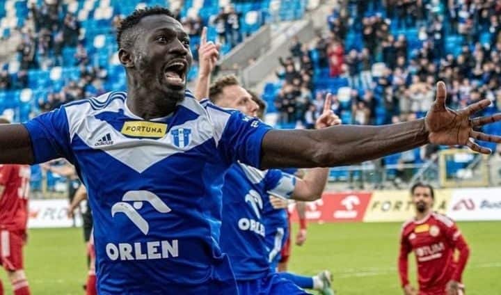 D2 Pologne - J29 : Émile Thiakane inscrit un but lors de la victoire de Wisla Plock contre Miedz Legnica (2-1) - wiwsport D2 Pologne - J29 : Émile Thiakane inscrit un but lors de la victoire de Wisla Plock contre Miedz Legnica (2-1) - wiwsport