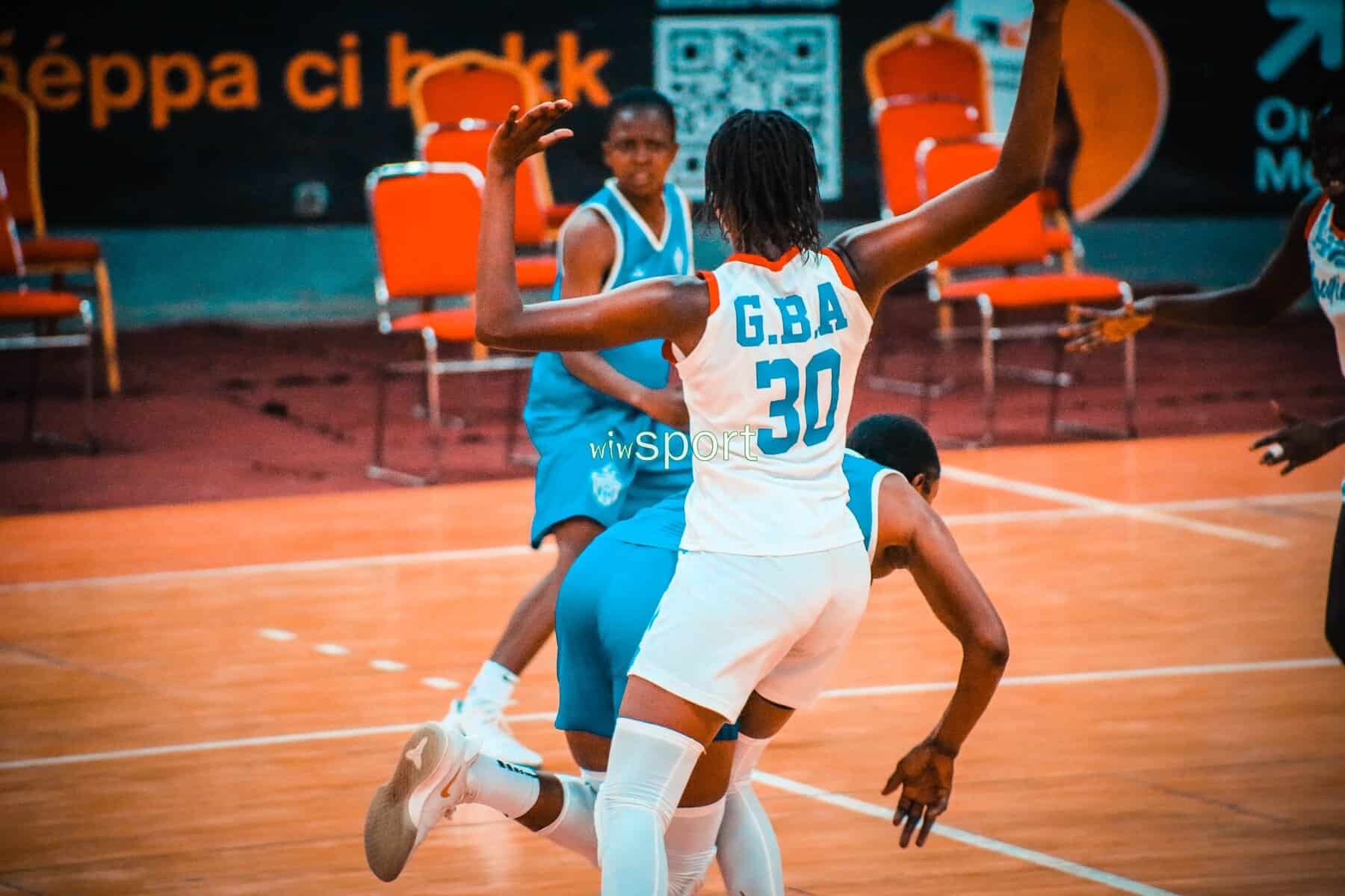 En images exclusives : GBA remporte la victoire face à Jeanne d'Arc avec un score final de 61 à 60, se qualifiant ainsi pour la finale de la coupe de ligue Dames - wiwsport En images exclusives : GBA remporte la victoire face à Jeanne d'Arc avec un score final de 61 à 60, se qualifiant ainsi pour la finale de la coupe de ligue Dames - wiwsport