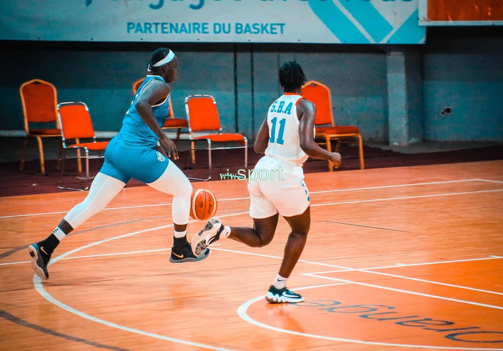 En images exclusives : GBA remporte la victoire face à Jeanne d'Arc avec un score final de 61 à 60, se qualifiant ainsi pour la finale de la coupe de ligue Dames - wiwsport En images exclusives : GBA remporte la victoire face à Jeanne d'Arc avec un score final de 61 à 60, se qualifiant ainsi pour la finale de la coupe de ligue Dames - wiwsport