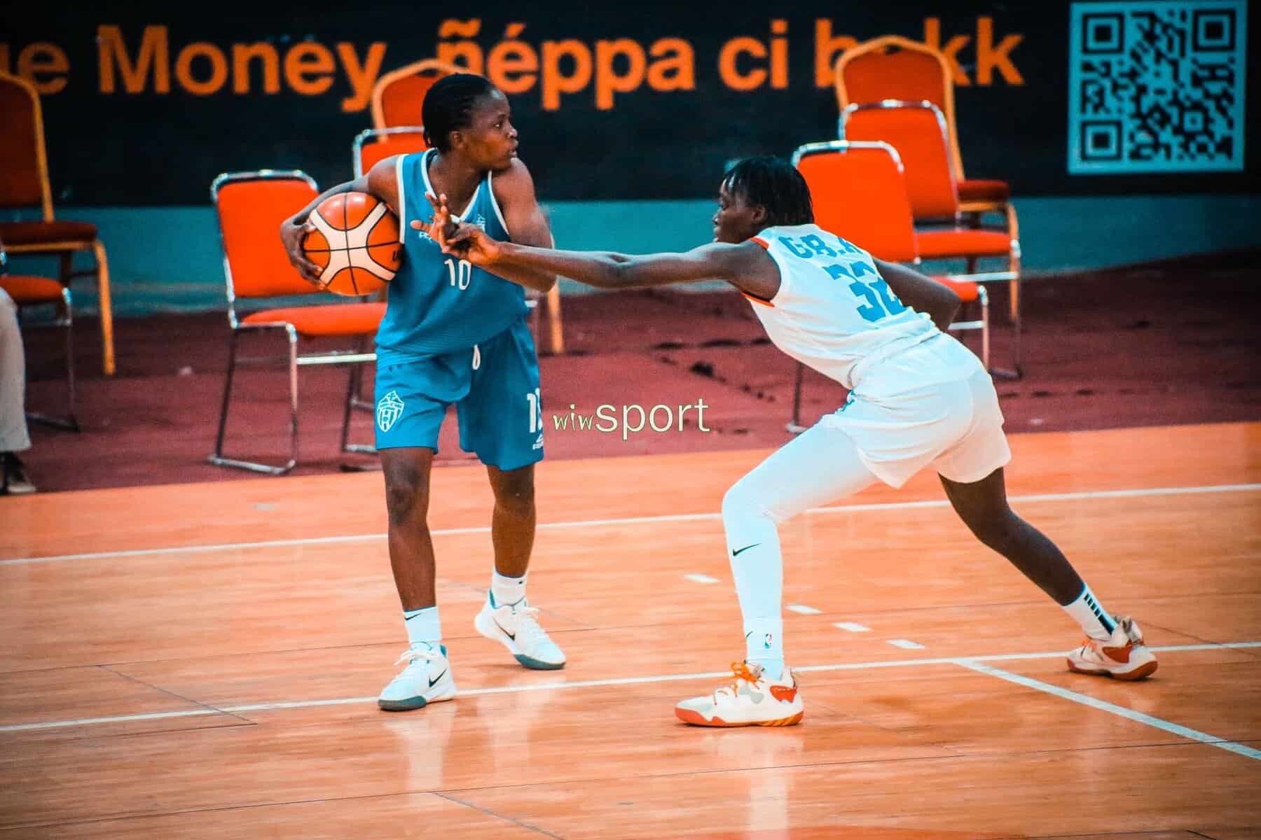 En images exclusives : GBA remporte la victoire face à Jeanne d'Arc avec un score final de 61 à 60, se qualifiant ainsi pour la finale de la coupe de ligue Dames - wiwsport En images exclusives : GBA remporte la victoire face à Jeanne d'Arc avec un score final de 61 à 60, se qualifiant ainsi pour la finale de la coupe de ligue Dames - wiwsport