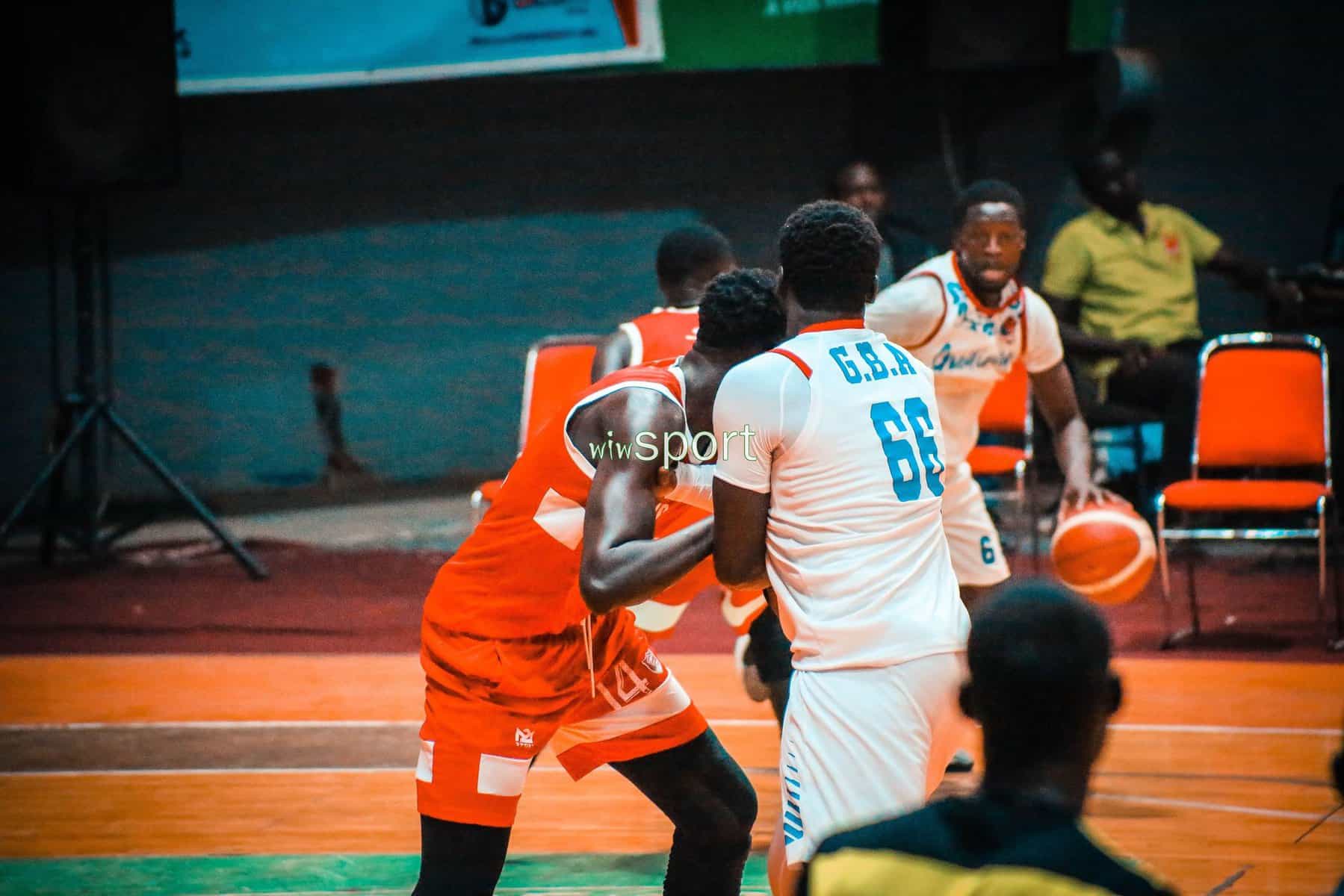 Tout en images : Le promu GBA remporte de manière méritée le match contre l'USO (75-70) et se qualifie pour la finale de la Coupe Saint-Michel - wiwsport Tout en images : Le promu GBA remporte de manière méritée le match contre l'USO (75-70) et se qualifie pour la finale de la Coupe Saint-Michel - wiwsport