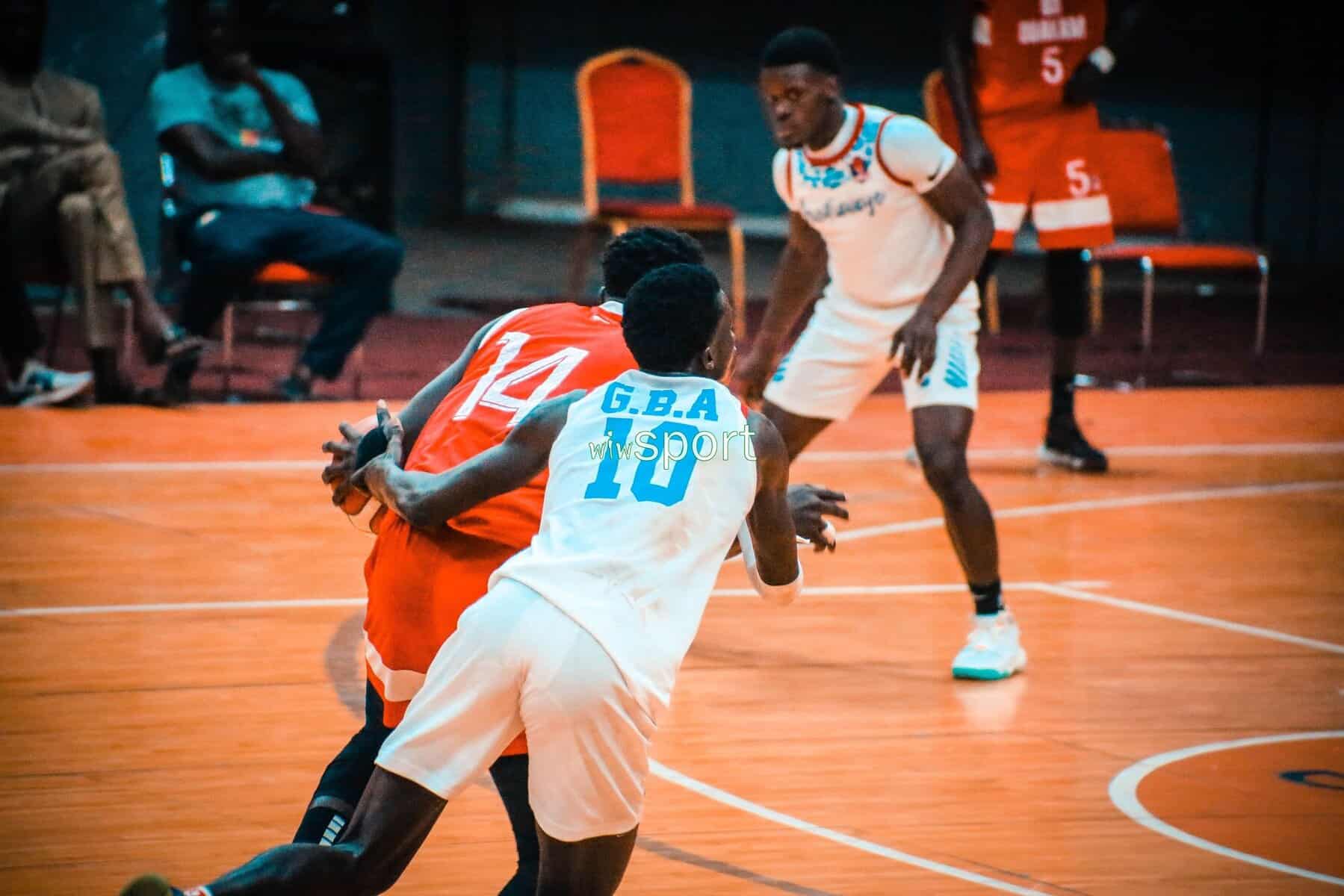 Tout en images : Le promu GBA remporte de manière méritée le match contre l'USO (75-70) et se qualifie pour la finale de la Coupe Saint-Michel - wiwsport Tout en images : Le promu GBA remporte de manière méritée le match contre l'USO (75-70) et se qualifie pour la finale de la Coupe Saint-Michel - wiwsport