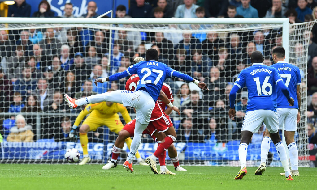 Premier League : Idrissa Gueye ouvre le score pour Everton face à Nottingham Forest (vidéo) - wiwsport