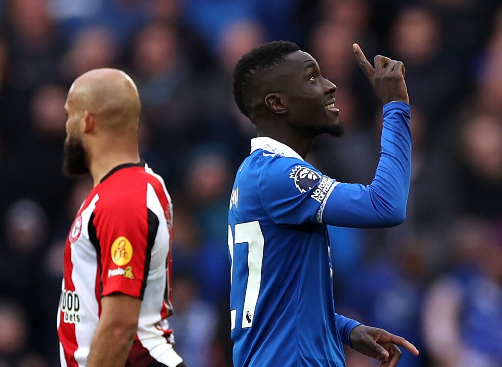 Premier League - Idrissa Gueye après avoir assuré le maintien d'Everton : « Je fais de mon mieux » - wiwsport Premier League - Idrissa Gueye après avoir assuré le maintien d'Everton : « Je fais de mon mieux » - wiwsport