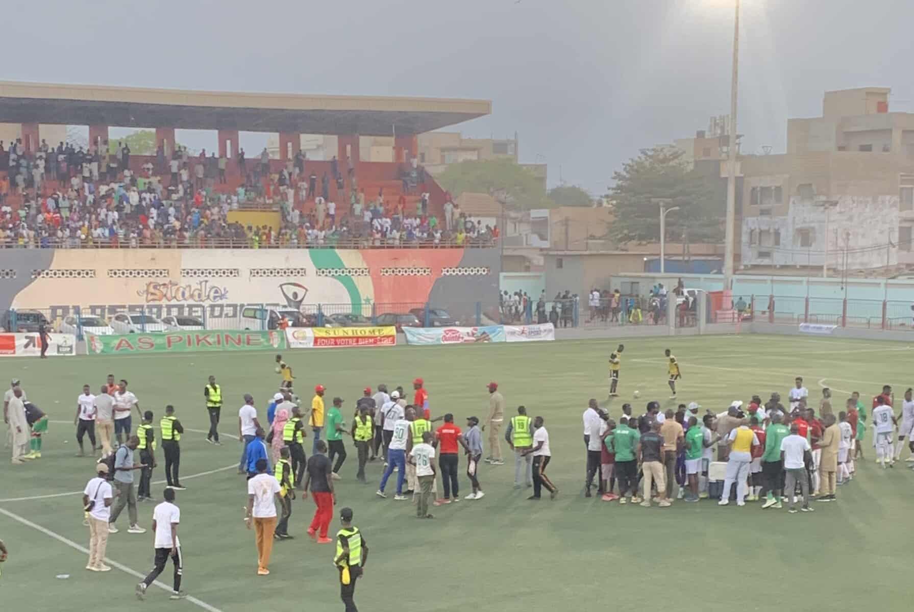 URGENT : Un journaliste de Wiwsport attaqué à la fin du match AS Pikine vs Jaraaf - wiwsport URGENT : Un journaliste de Wiwsport attaqué à la fin du match AS Pikine vs Jaraaf - wiwsport