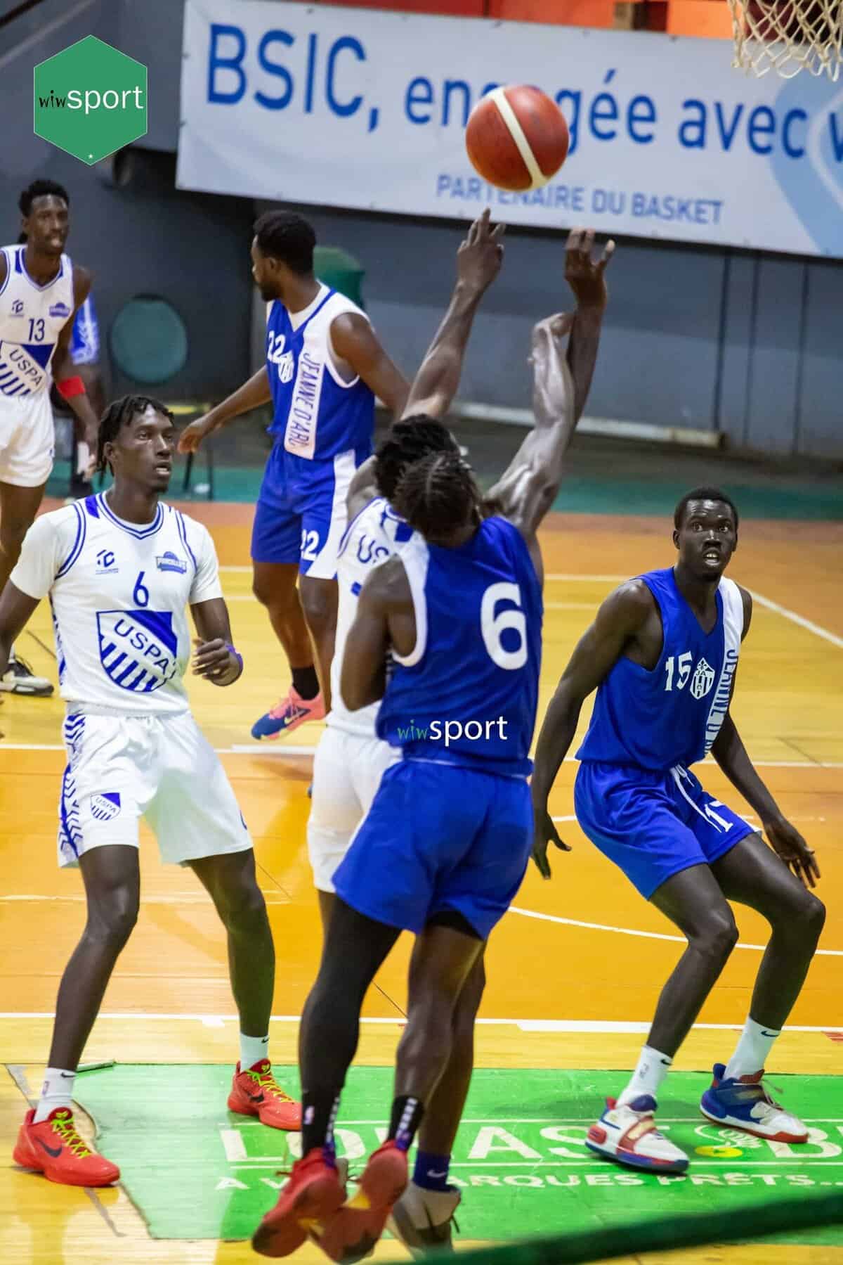 Tout en images : La Jeanne d'Arc remporte une deuxième victoire consécutive en battant l'USPA (68-58) - wiwsport Tout en images : La Jeanne d'Arc remporte une deuxième victoire consécutive en battant l'USPA (68-58) - wiwsport