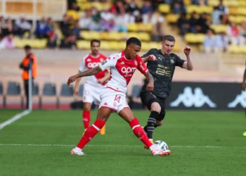 AS Monaco : Grosse inquiétude pour Ismail Jakobs, sorti sur blessure contre Rennes