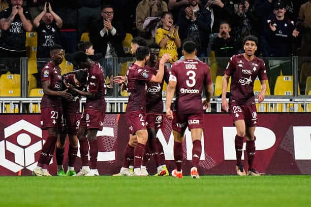 Ligue 1 : Metz et ses Sénégalais renversent Lens et s'offrent une victoire cruciale - wiwsport Ligue 1 : Metz et ses Sénégalais renversent Lens et s'offrent une victoire cruciale - wiwsport