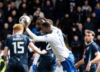 Rangers : Quand Abdallah Sima tente « une Maradona » en marquant avec la main (vidéo)