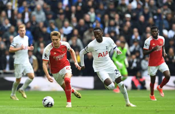 Premier League : Tottenham s'incline face au leader Arsenal - wiwsport Premier League : Tottenham s'incline face au leader Arsenal - wiwsport