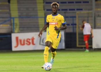 BATE Borisov : L'entraîneur confirme le départ de Sidi Bane, qui va signer à Lens - wiwsport