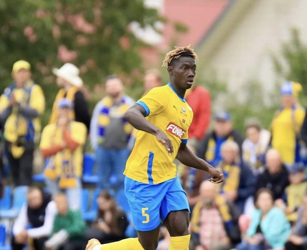 Mercato - « Il peut beaucoup apporter à Lens » : De Pir-Goureye ou RC Lens, l'ascension fulgurante du polyvalent défenseur Sidi Bane - wiwsport Mercato - « Il peut beaucoup apporter à Lens » : De Pir-Goureye ou RC Lens, l'ascension fulgurante du polyvalent défenseur Sidi Bane - wiwsport