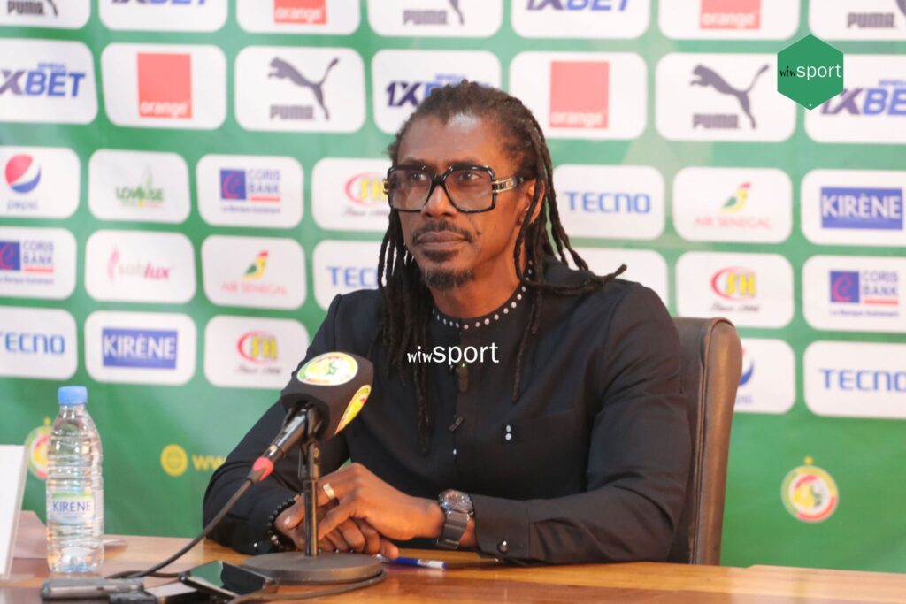 Aliou Cissé : "Je ne suis pas fâché contre Nicolas, il a fait un très bon match" - wiwsport Aliou Cissé : "Je ne suis pas fâché contre Nicolas, il a fait un très bon match" - wiwsport