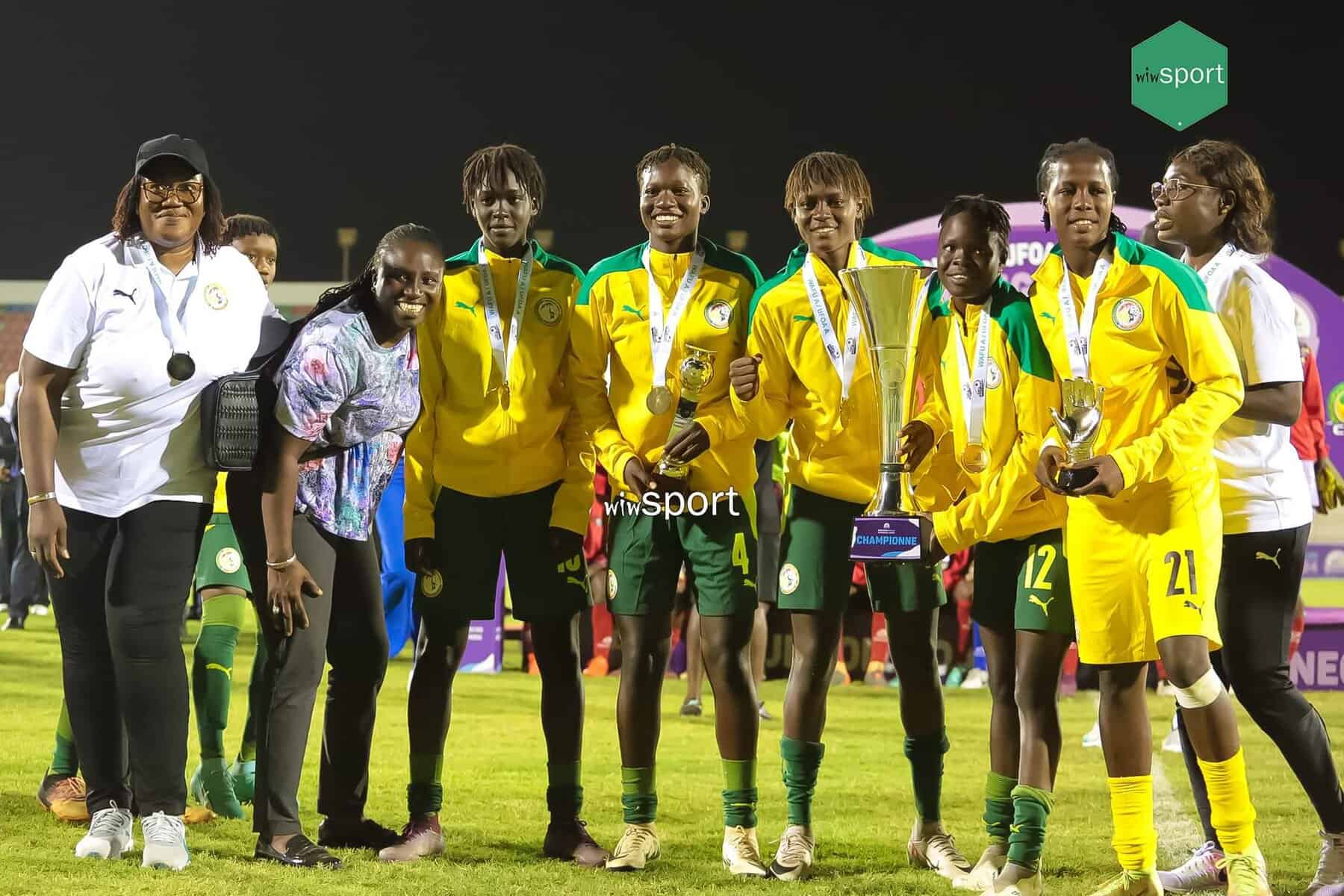 Tout en images : Revivez la cérémonie de remise des médailles aux Lioncelles - wiwsport Tout en images : Revivez la cérémonie de remise des médailles aux Lioncelles - wiwsport
