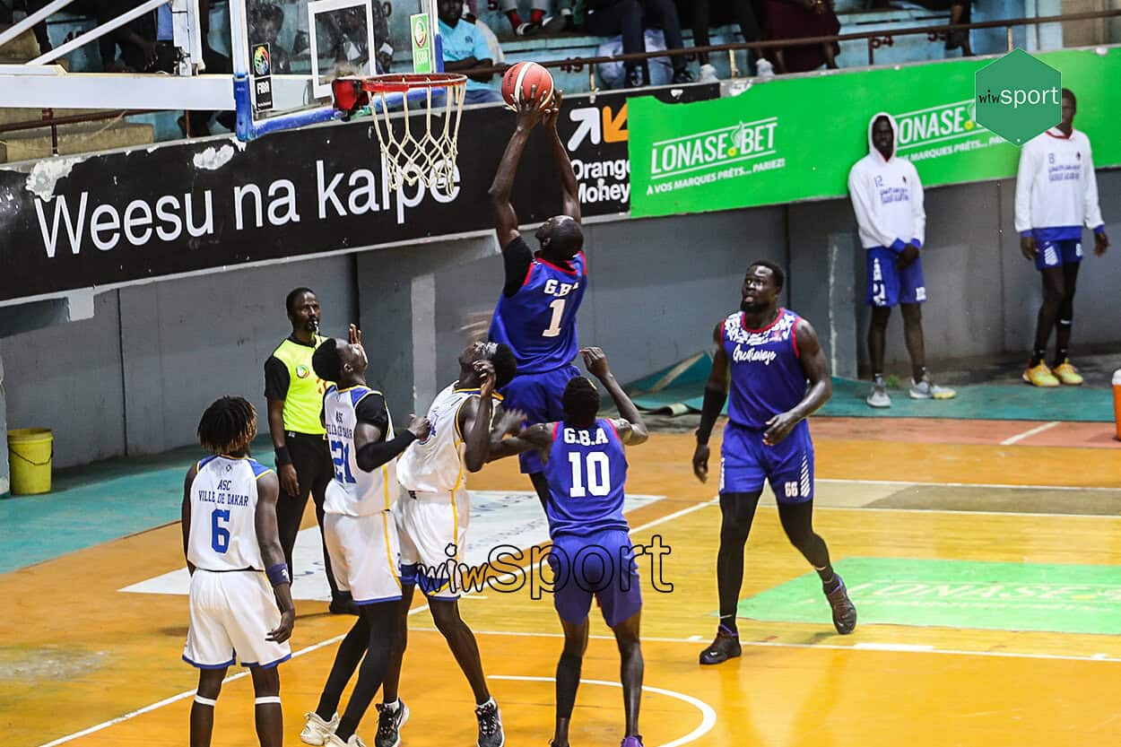 N1 Masculin - J14 : En attendant sa rencontre contre l'AS Douanes, l'ASCVD bat logiquement GBA (64-46) et prend provisoirement la tête du groupe A - wiwsport N1 Masculin - J14 : En attendant sa rencontre contre l'AS Douanes, l'ASCVD bat logiquement GBA (64-46) et prend provisoirement la tête du groupe A - wiwsport