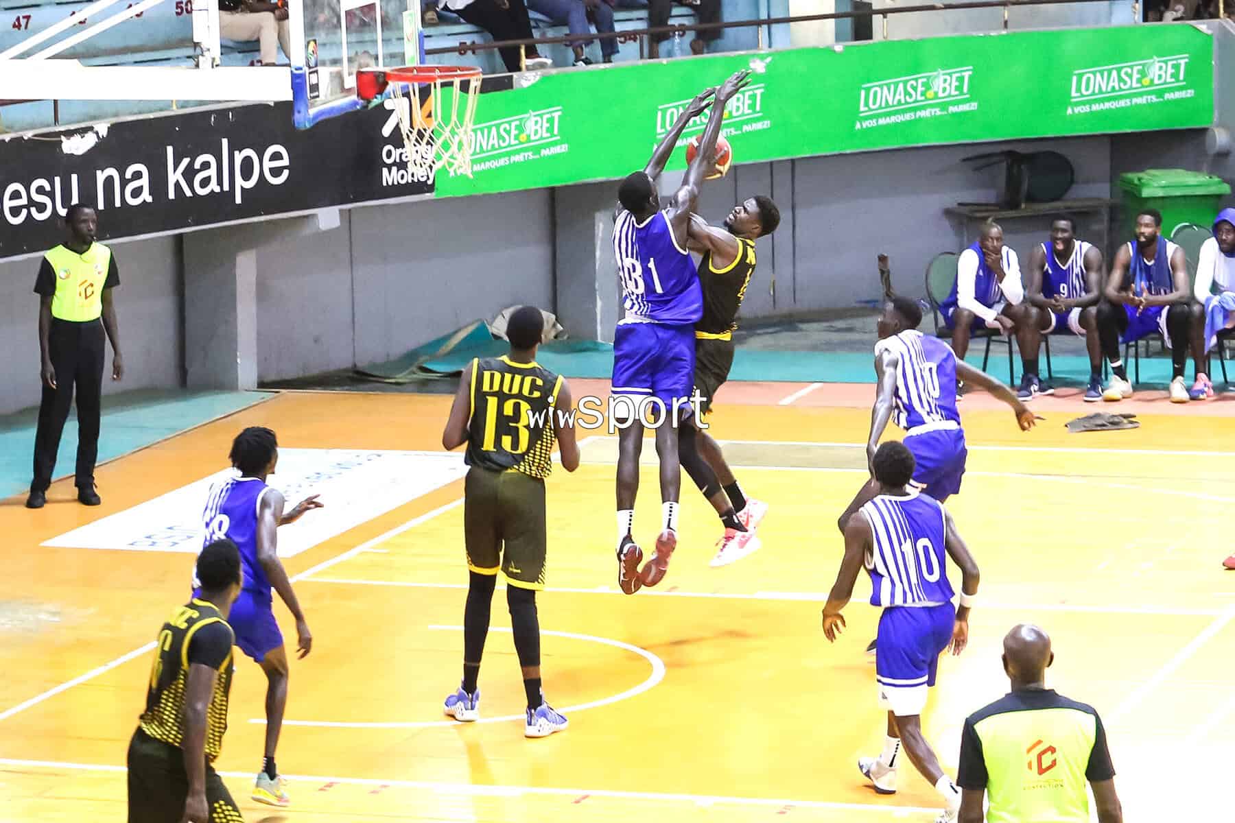 N1 Masculin - J13 : Le DUC remporte la victoire face à Louga BC (56-49) et reprend provisoirement la tête du groupe B - wiwsport N1 Masculin - J13 : Le DUC remporte la victoire face à Louga BC (56-49) et reprend provisoirement la tête du groupe B - wiwsport