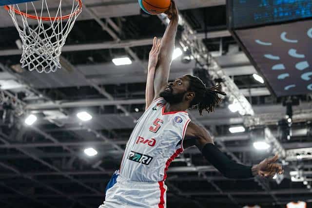 VTB League : Maurice Ndour et Kuban Krasnodar s'imposent pour la deuxième fois contre Unics Kazan (89-83) en play-offs - wiwsport VTB League : Maurice Ndour et Kuban Krasnodar s'imposent pour la deuxième fois contre Unics Kazan (89-83) en play-offs - wiwsport