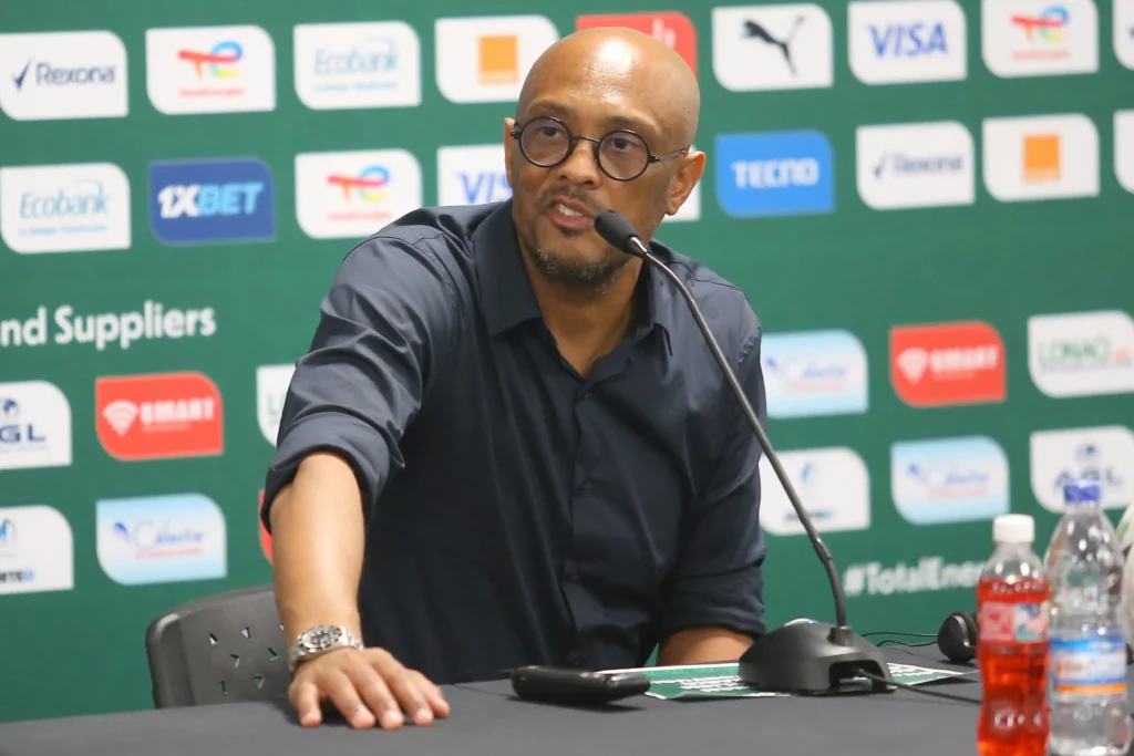 Amir Abdou, entraîneur de la Mauritanie, confiant avant le derby contre le Sénégal : « nous savons que les derbies se gagnent sur le terrain » - wiwsport Amir Abdou, entraîneur de la Mauritanie, confiant avant le derby contre le Sénégal : « nous savons que les derbies se gagnent sur le terrain » - wiwsport
