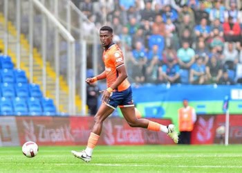 Ousseynou Ba, défenseur de l'Olympiakos : "Je veux jouer régulièrement et montrer mes capacités, peu importe le pays où je me trouve" - wiwsport