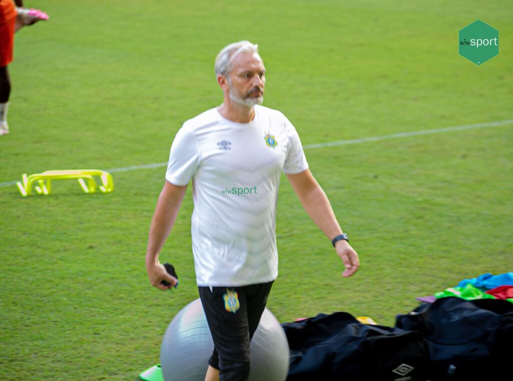 Sébastien Desabre, sélectionneur de la RD Congo, avant le match contre le Sénégal : « On a des qualités fortes et on est très difficile à jouer » - wiwsport Sébastien Desabre, sélectionneur de la RD Congo, avant le match contre le Sénégal : « On a des qualités fortes et on est très difficile à jouer » - wiwsport